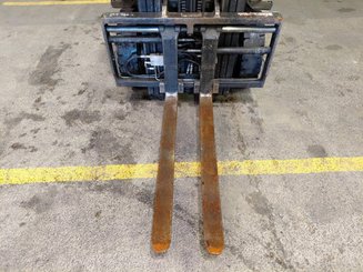 Carretilla contrapesada de 4 ruedas Caterpillar GP25N