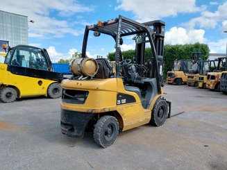 Carretilla contrapesada de 4 ruedas Caterpillar GP25N