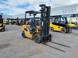 Carretilla contrapesada de 4 ruedas Caterpillar GP25N