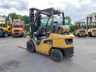 Carretilla contrapesada de 4 ruedas Caterpillar GP25N