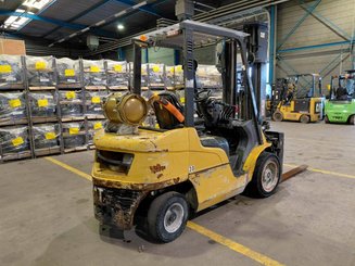 Carretilla contrapesada de 4 ruedas Caterpillar GP30NTD