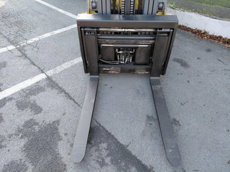 Carretilla contrapesada de 4 ruedas Caterpillar GP30NTD