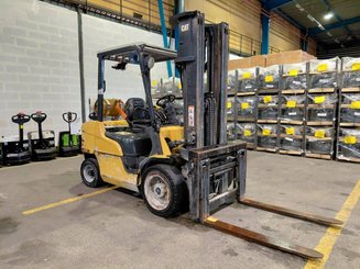 Carretilla contrapesada de 4 ruedas Caterpillar GP30NTD