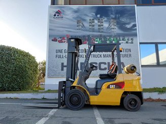 Carretilla contrapesada de 4 ruedas Caterpillar GP30NTD