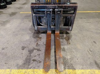 Carretilla contrapesada de 4 ruedas Caterpillar GP30NTD