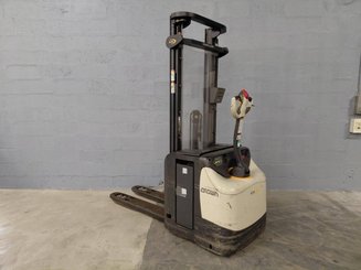 Apilador con conductor acompañante Crown ESI4000-12 - 4