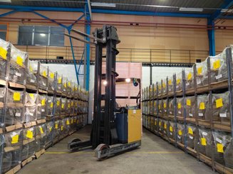 Carretilla retráctil Hyster HYR2.0