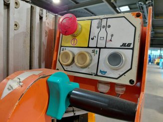 Plataforma de mástil JLG TOUCANDUO