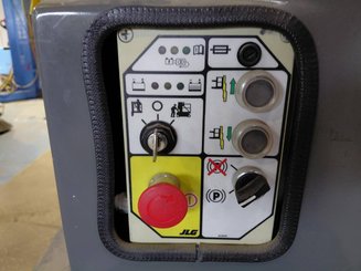 Plataforma de mástil JLG TOUCANDUO