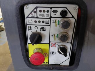 Plataforma de mástil JLG TOUCANDUO