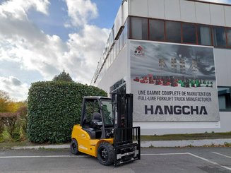 Carretilla contrapesada de 4 ruedas Hangcha XE30Hi ( CPD30-XEY2H2-SI )