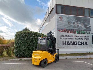 Carretilla contrapesada de 4 ruedas Hangcha XE30Hi ( CPD30-XEY2H2-SI )