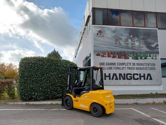 Carretilla contrapesada de 4 ruedas Hangcha XE30Hi ( CPD30-XEY2H2-SI )