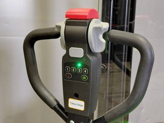 Apilador con conductor acompañante Hangcha CDD15-A2MC2-ISZ