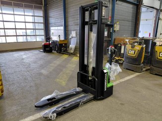 Apilador con conductor acompañante Hangcha CDD15-A2MC2-ISZ