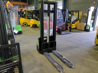 Apilador con conductor acompañante Hangcha CDD15-A2MC2-ISZ