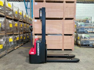 Apilador con conductor acompañante Hangcha CDD12-AMC2-L