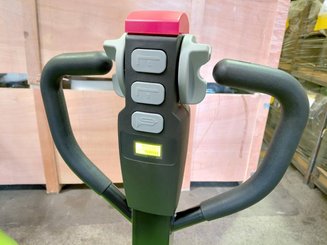 Apilador con conductor acompañante Hangcha CDD15-A2MC2-ISZ