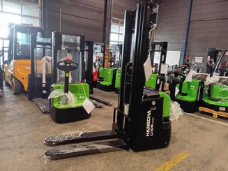 Apilador con conductor acompañante Hangcha CDD16-XT1-SI