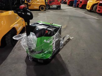 Transpaleta con conductor acompañante Hangcha CBD20-AC2-Li - 1