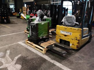 Transpaleta con conductor acompañante Hangcha CBD20-AC2-Li