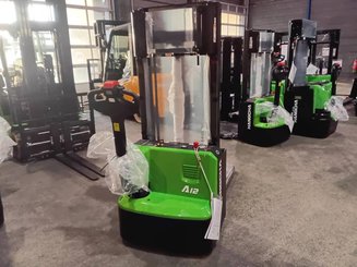 Apilador con conductor acompañante Hangcha CDD12-AMC2-Li