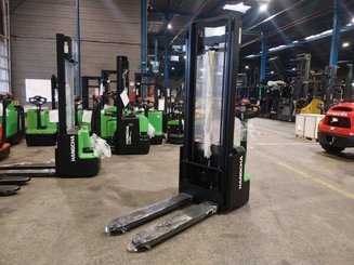 Apilador con conductor acompañante Hangcha CDD12-AMC2-Li