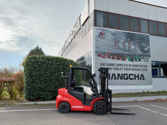 Carretilla contrapesada de 4 ruedas Hangcha XF25D-2 (CPCD25-X2H7F1) - 1