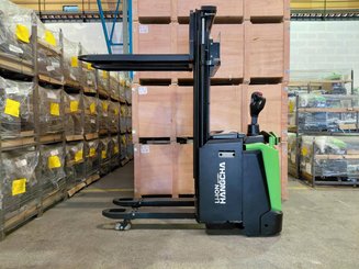 Apilador con plataforma Hangcha CDD16-XT1S-SiL