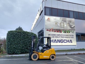 Carretilla contrapesada de 4 ruedas Hangcha XE25i ( CPD25-XEY2HA-SI )