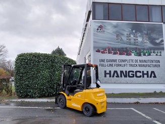 Carretilla contrapesada de 4 ruedas Hangcha XE25i ( CPD25-XEY2HA-SI )