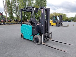 Carretilla contrapesada de 4 ruedas Hyster J2.50XM