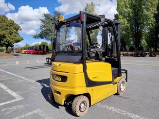 Carretilla contrapesada de 4 ruedas Yale ERP25VL
