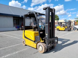 Carretilla contrapesada de 4 ruedas Yale ERP25VL