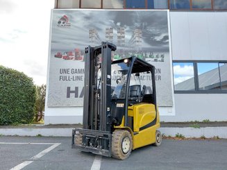 Carretilla contrapesada de 4 ruedas Yale ERP25VL