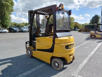 Carretilla contrapesada de 4 ruedas Yale ERP25VL