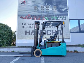 Carretilla contrapesada de 3 ruedas Yale ERP18VTL