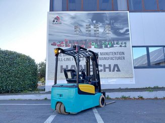 Carretilla contrapesada de 3 ruedas Yale ERP18VTL
