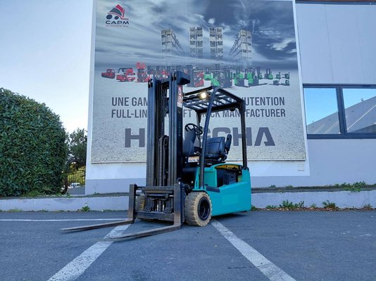 Carretilla contrapesada de 3 ruedas Yale ERP18VTL - 1