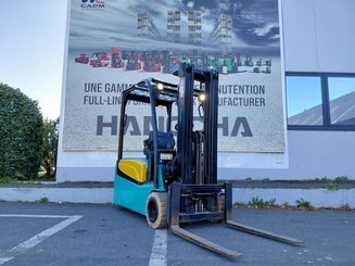 Carretilla contrapesada de 3 ruedas Yale ERP18VTL