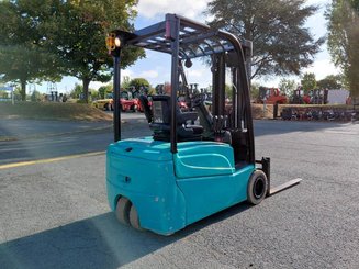 Carretilla contrapesada de 3 ruedas Yale ERP18VTL