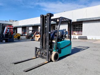 Carretilla contrapesada de 3 ruedas Yale ERP18VTL