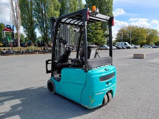 Carretilla contrapesada de 3 ruedas Hyster J160XNT