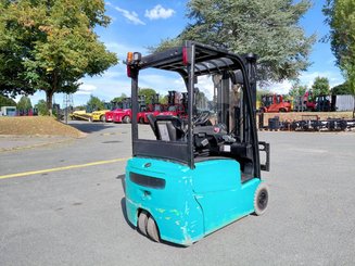 Carretilla contrapesada de 3 ruedas Hyster J160XNT