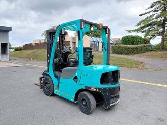 Carretilla contrapesada de 4 ruedas Yale GDP25VX