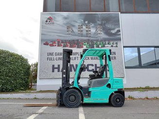 Carretilla contrapesada de 4 ruedas Yale GDP25VX