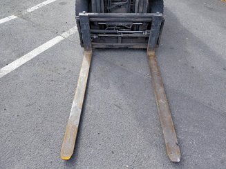 Carretilla contrapesada de 4 ruedas Yale GDP25VX