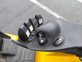 Carretilla contrapesada de 4 ruedas Yale GDP25VX