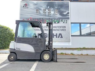 Carretilla contrapesada de 4 ruedas Yale ERP30VL