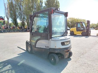 Carretilla contrapesada de 4 ruedas Yale ERP30VL